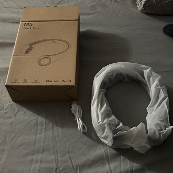 M5 Neck Fan - Picture 2 of 2